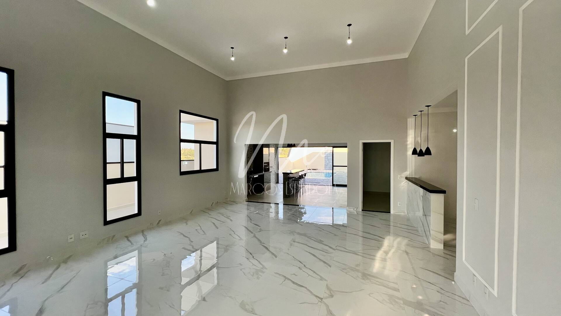 Casa de Condomínio à venda com 3 quartos, 240m² - Foto 4