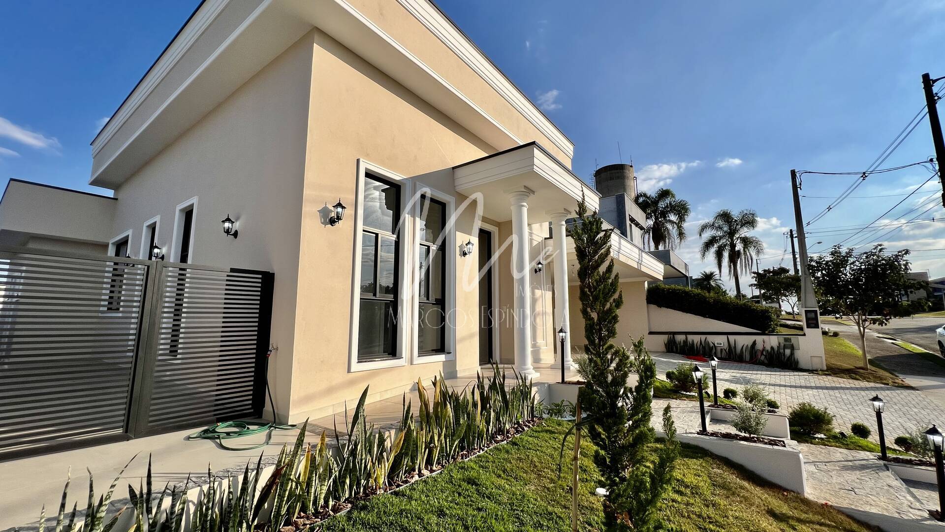 Casa de Condomínio à venda com 3 quartos, 240m² - Foto 3
