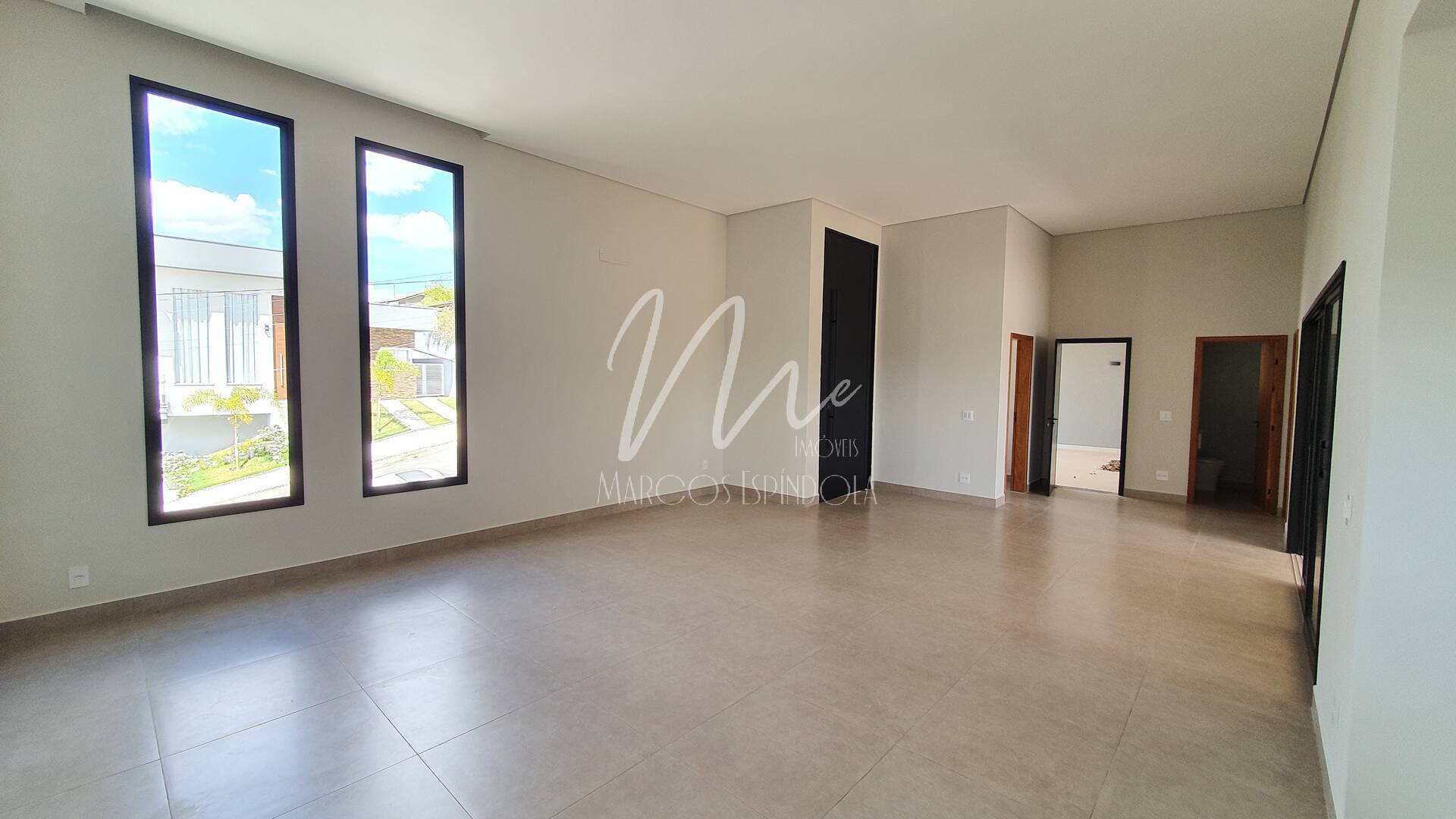 Casa de Condomínio à venda com 3 quartos, 223m² - Foto 2