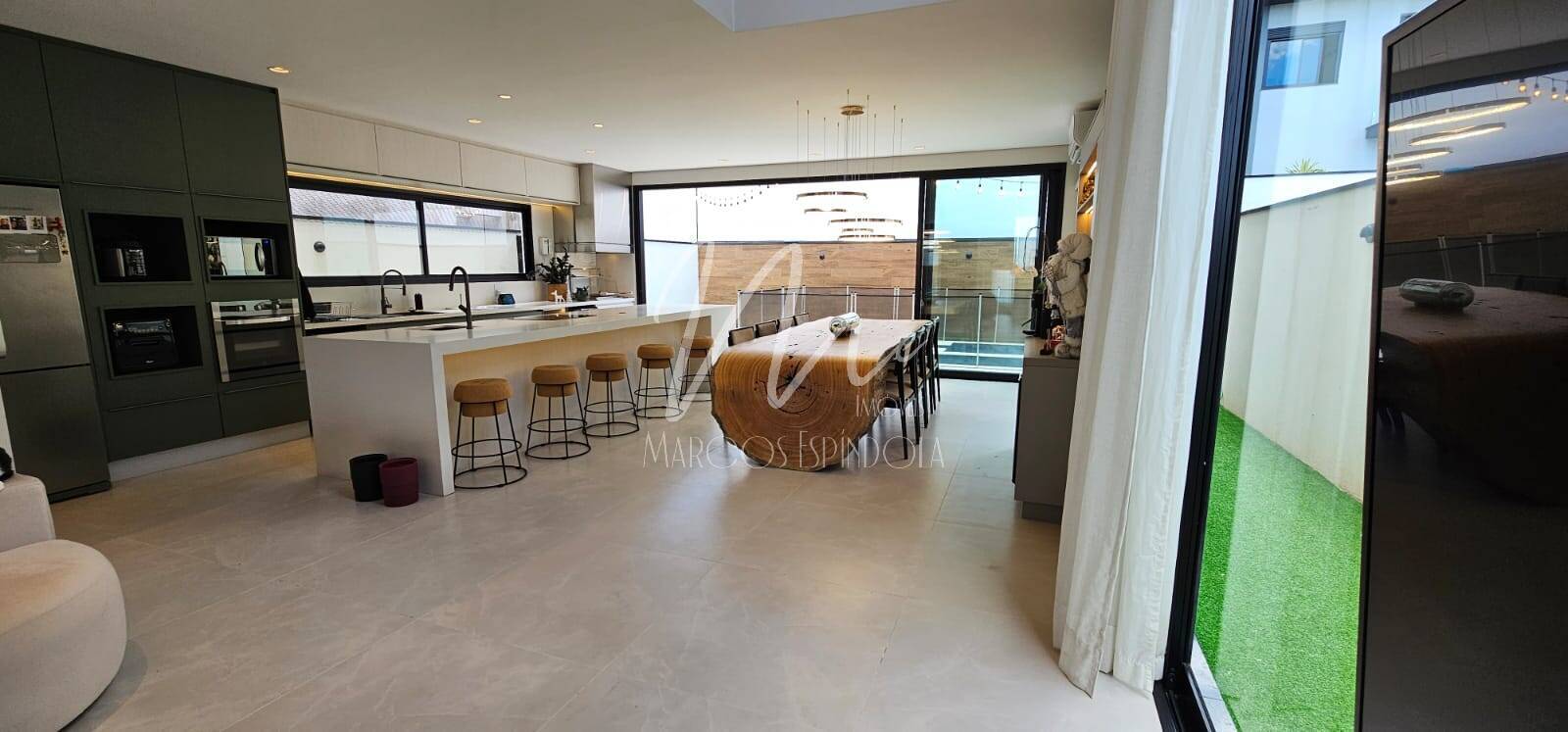 Casa de Condomínio à venda com 4 quartos, 268m² - Foto 9
