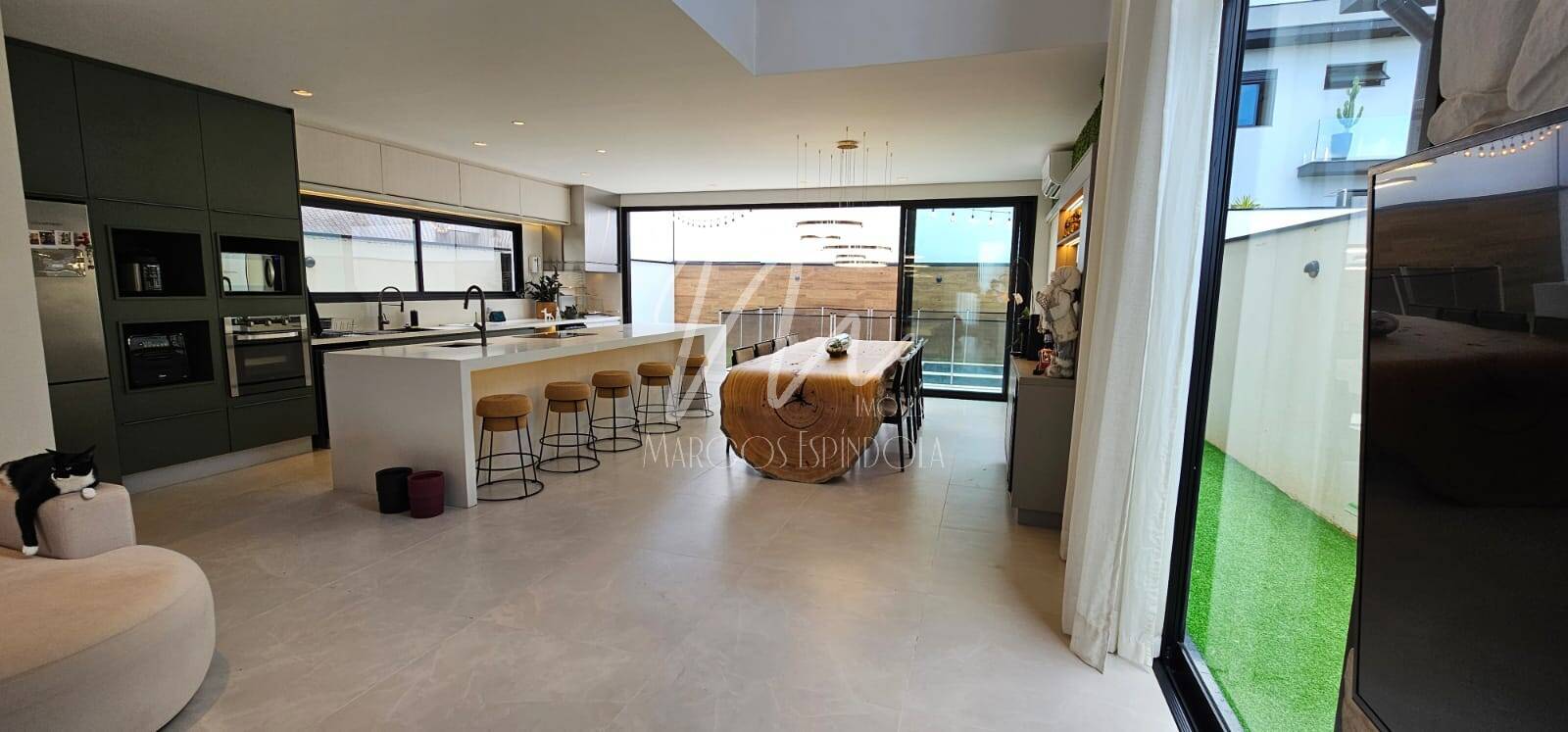 Casa de Condomínio à venda com 4 quartos, 268m² - Foto 11