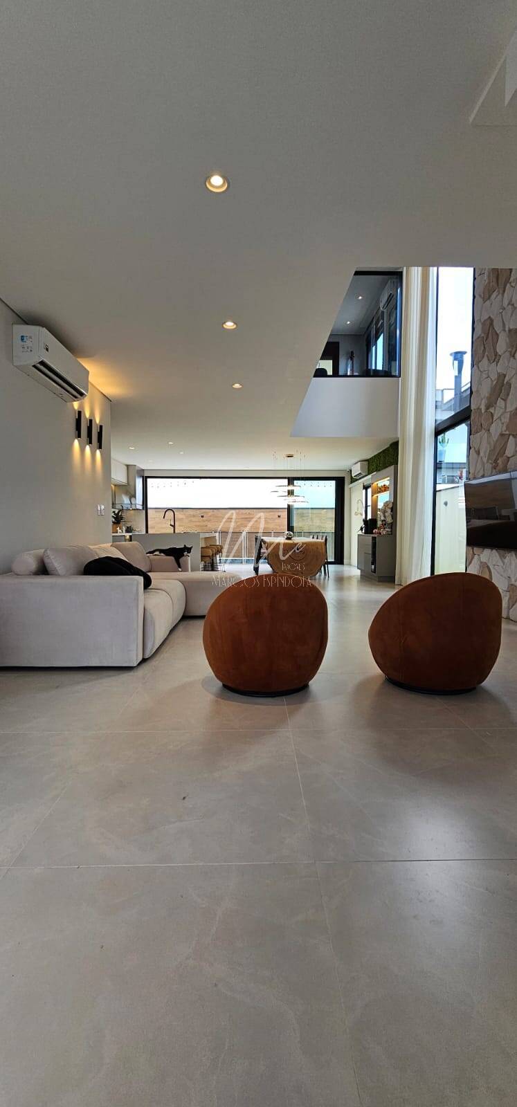 Casa de Condomínio à venda com 4 quartos, 268m² - Foto 4