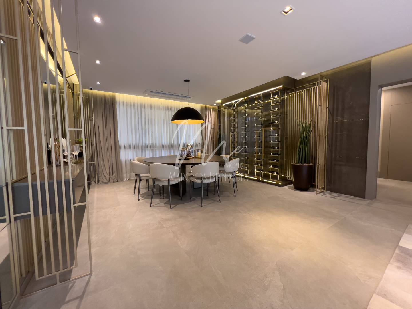 Apartamento, 4 quartos, 211 m² - Foto 1